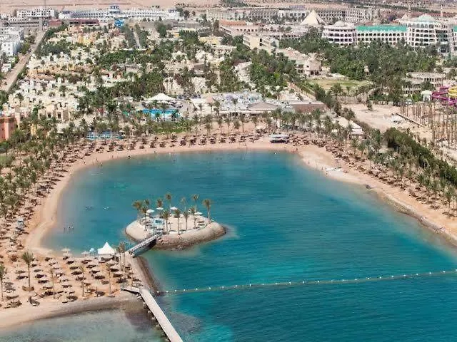 Mirage Bay Resort, & Aqua Park فندق